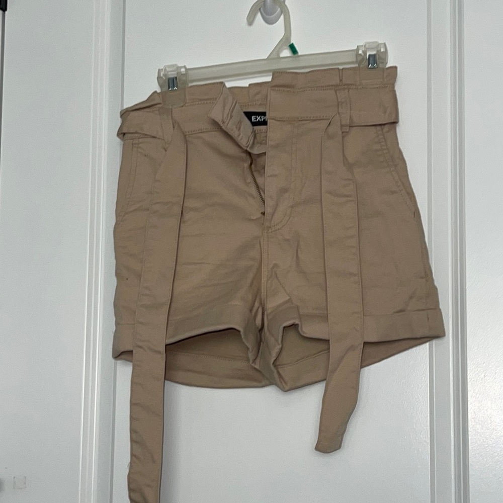 EXPRESS CREAM HIGH RISE SHORTS WITH TIE